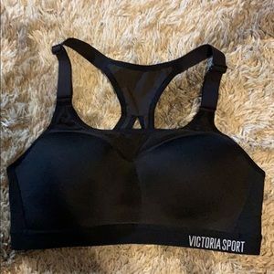 Victoria sport bra 32C
